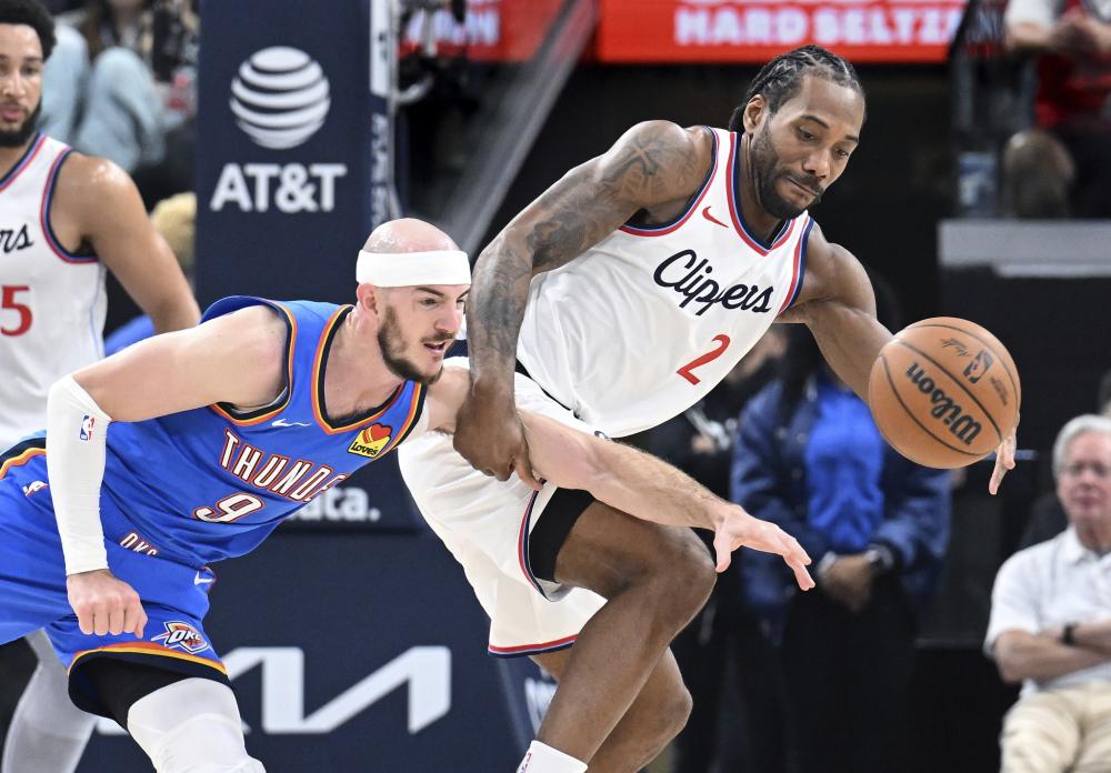 他在被撞倒 他在被撞倒