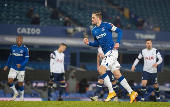 对罗德里戈 对罗德里戈